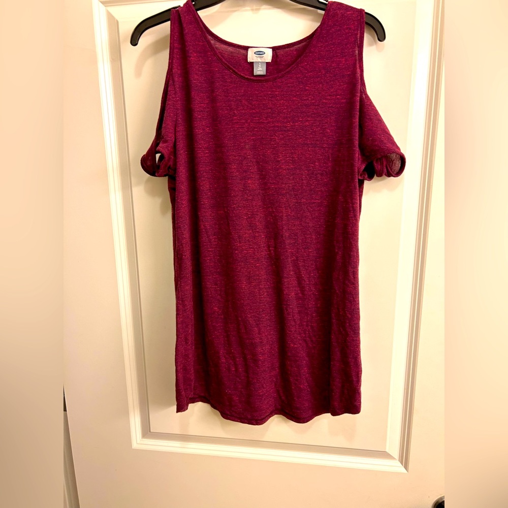 Old Navy cold shoulder tee